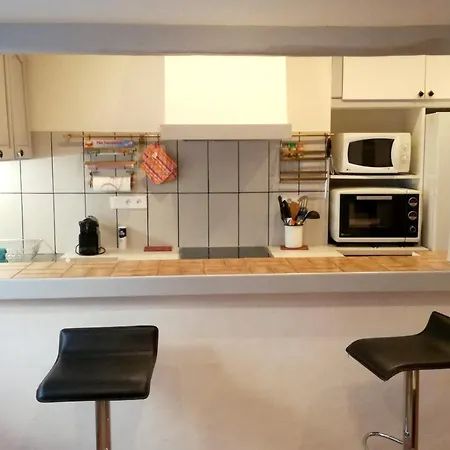 D'une A Jean De Luz A 300 M De La Avec Terrasse Amenagee Et Wifi Apartamento